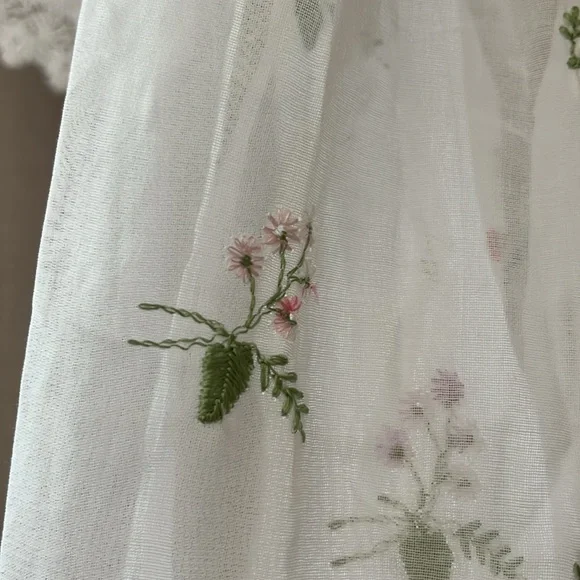 Queen Anne’s Lace by Eileen West Floral Embroidered Whimsical Garden Night Dress Pajamas